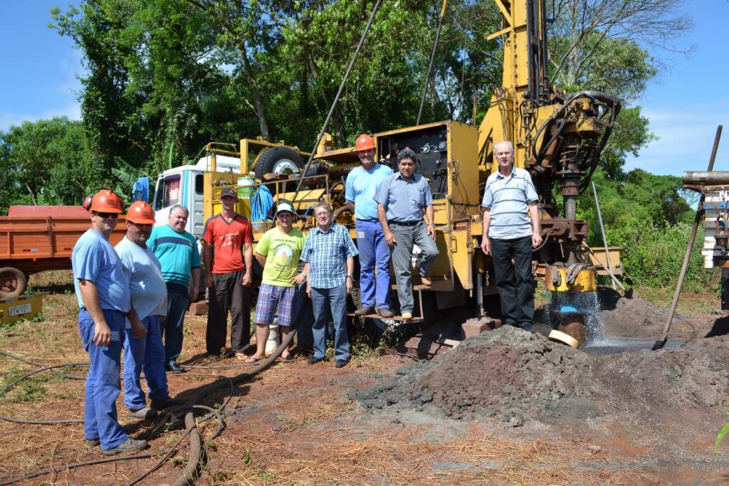 Poço artesiano beneficia comunidade de Cristo Rei